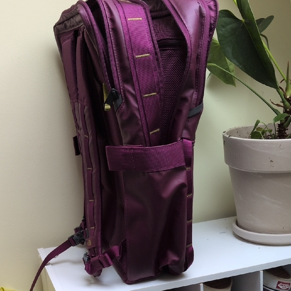 The North Face Maroon Backpack - Picture 7 of 7